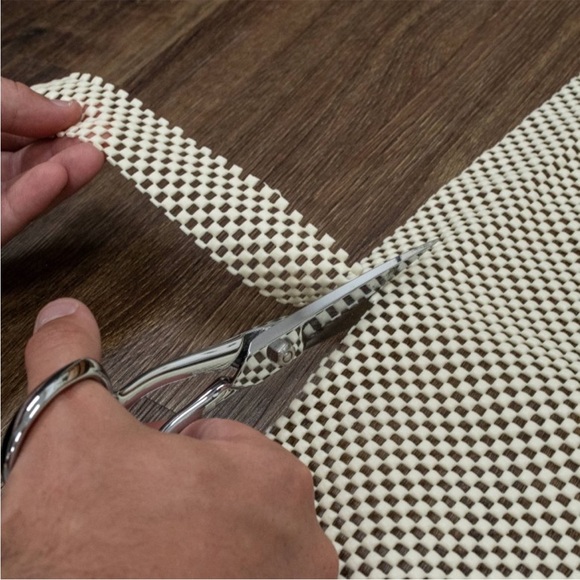 4’8” x 7’6” Comfort Grip Rug Pad Ivory - Mohawk Home - New - Picture 5 of 8